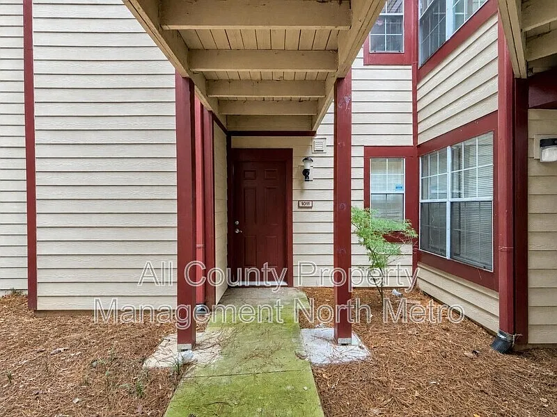 Rivermont Village — Photo 2
