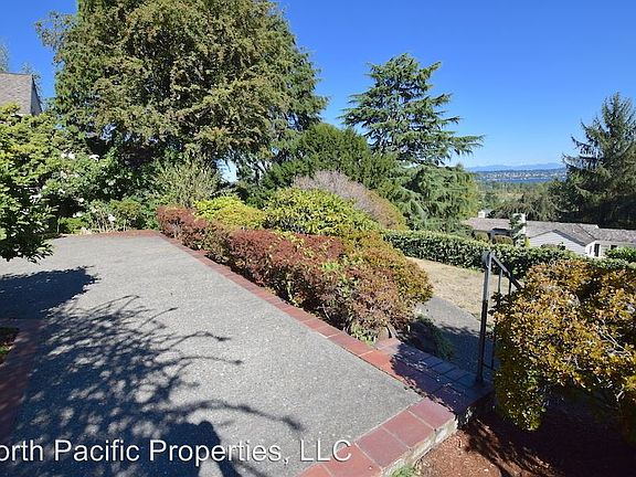 4th image of 6655 57th Ave NE