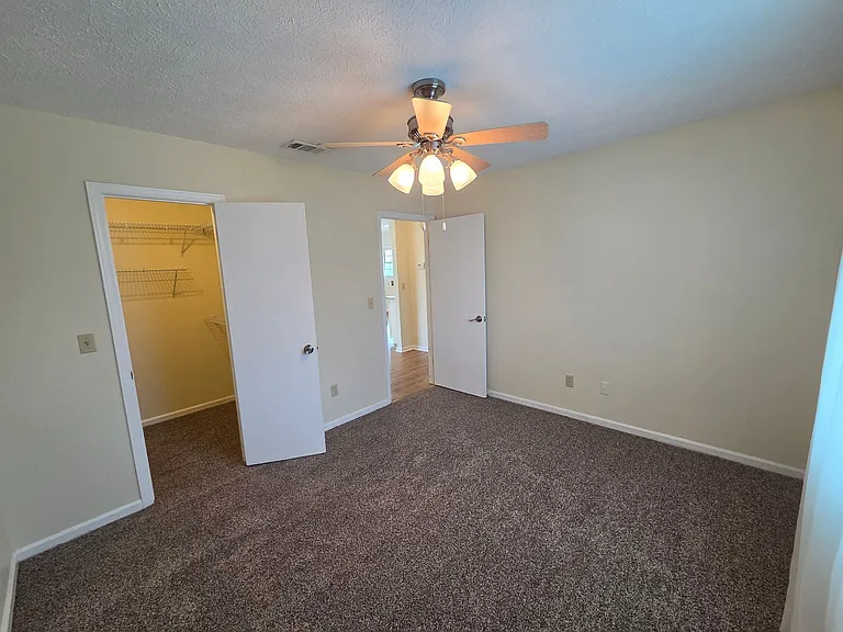 4012 Woodridge Rd — Photo 21