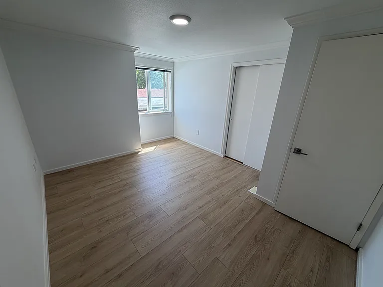 Twin Peaks Apartments — Photo 15