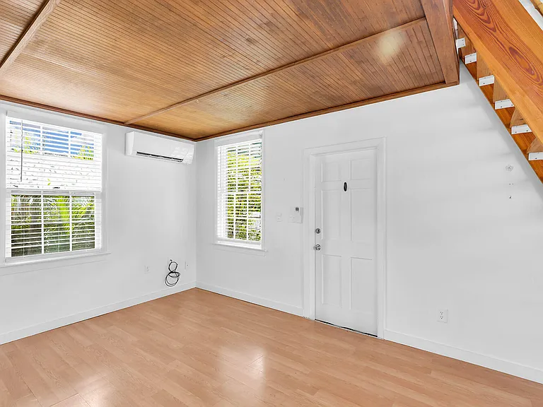 312 Catherine St — Photo 9