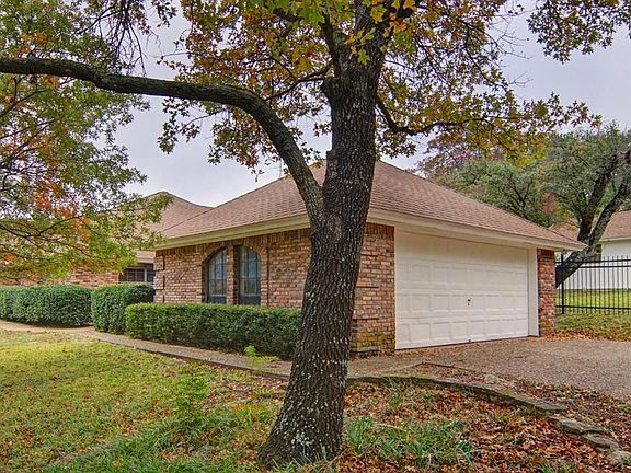 3rd image of 106 Beech Ct