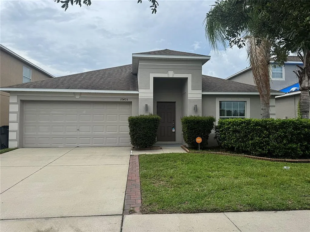 3 bed, 2.0 bath, 2065 sqft, $2,400 — Photo 1