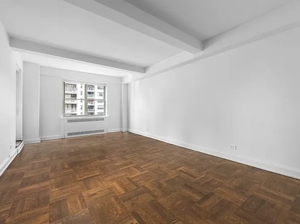 300 East 57th Street image 2 of 12