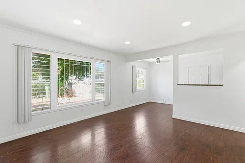 534-536 E Hyde Park Pl Photo 1