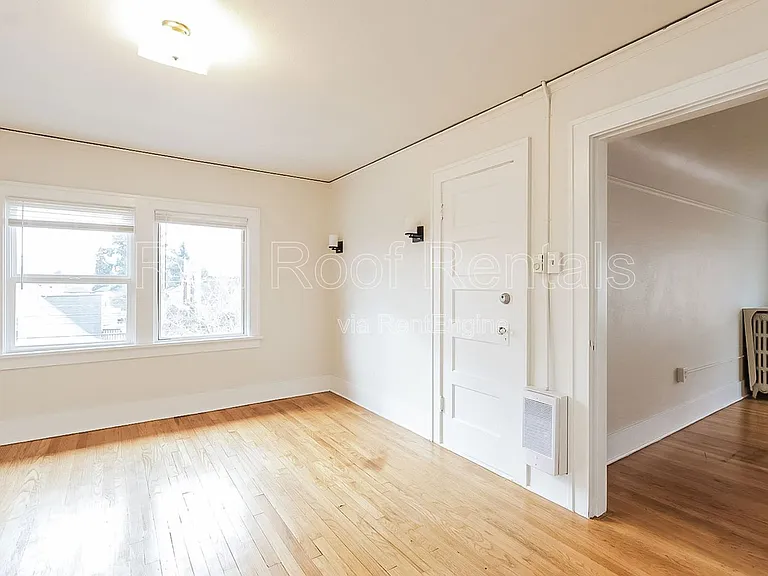 1319 6th Ave E #C — Photo 8