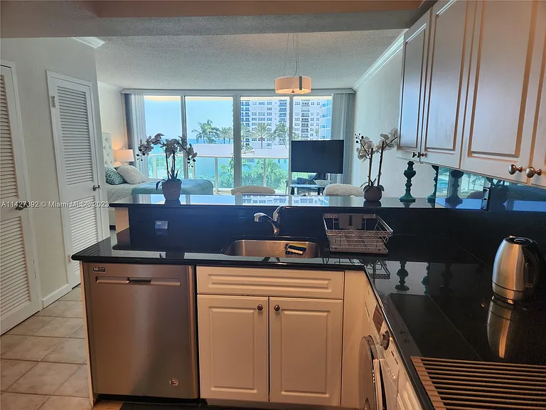 2501 S Ocean Dr #512 — Photo 15