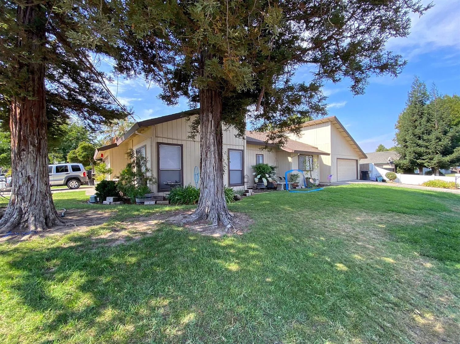 501 Robert Ave photo 1