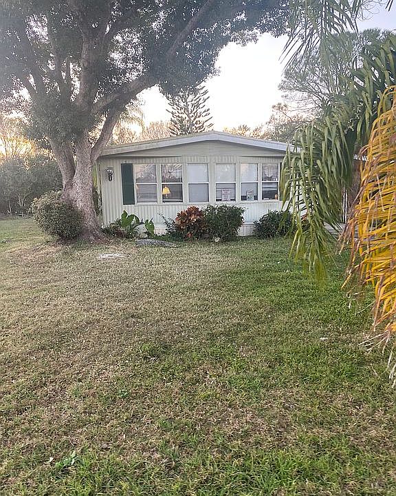 1st image of 3956 Breakwater Dr