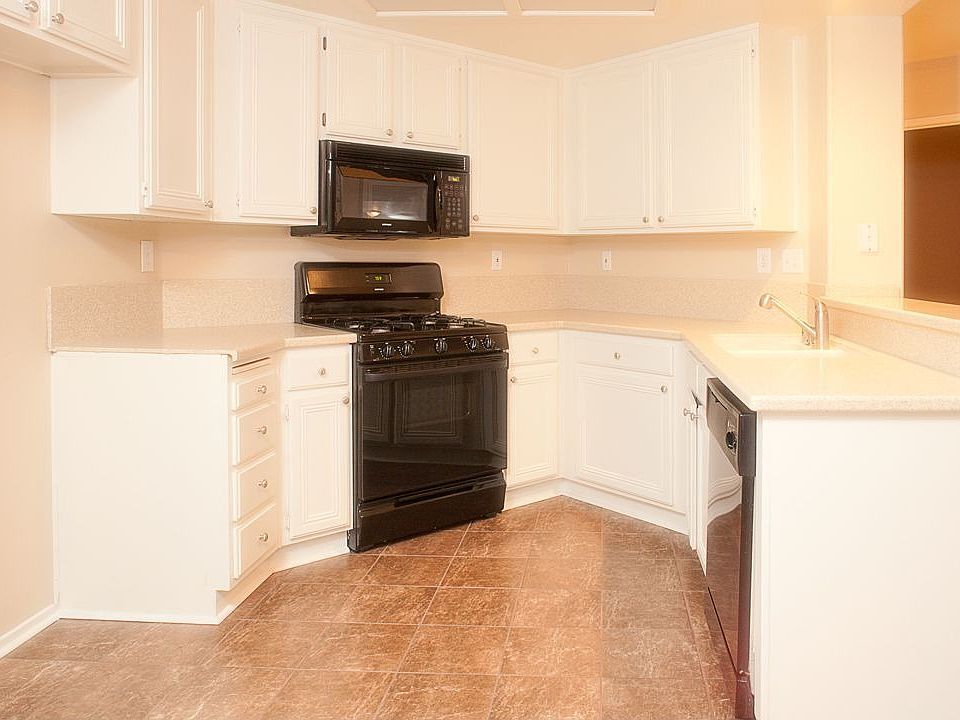 1st image of 39559 Coral Sky Ct