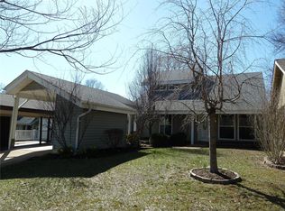 532 Saravalle Dr, Saint Peters, MO 63376