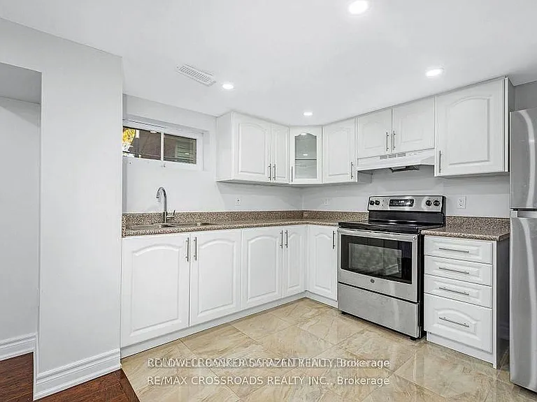 2095 Haig Dr #BASEMENT — Photo 16