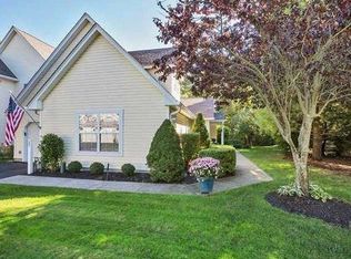 331 Erin Ln, East Setauket, NY 11733