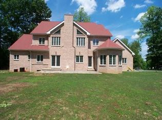 7 Blackrock Ln, Mahopac, NY 10541