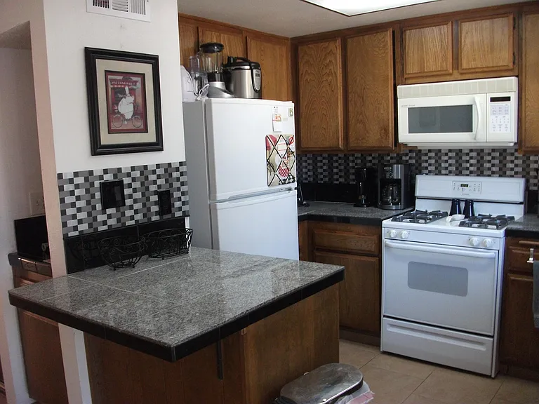 49225 Eisenhower Dr #49225 — Photo 12