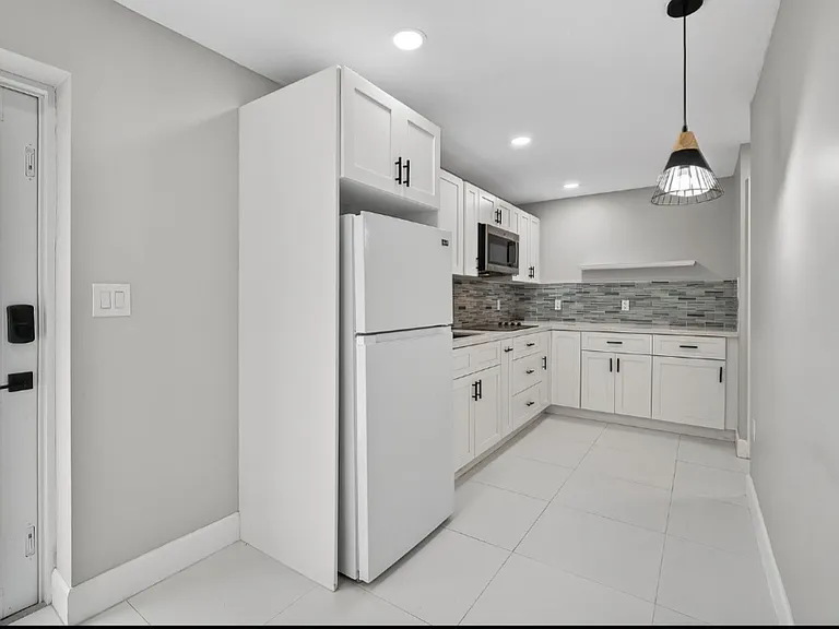 1501 SW 154th Ct — Photo 6