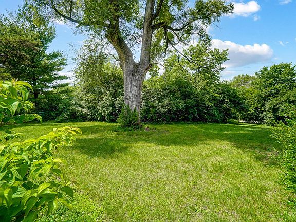 5th image of 8232 Monon Ave