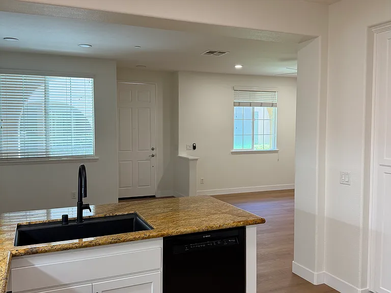 13005 La Porta Point — Photo 4