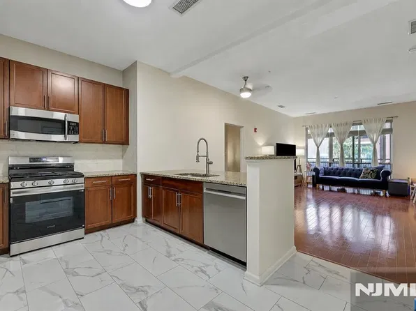 1109 Riverview Avenue #109, Englewood, NJ 07631