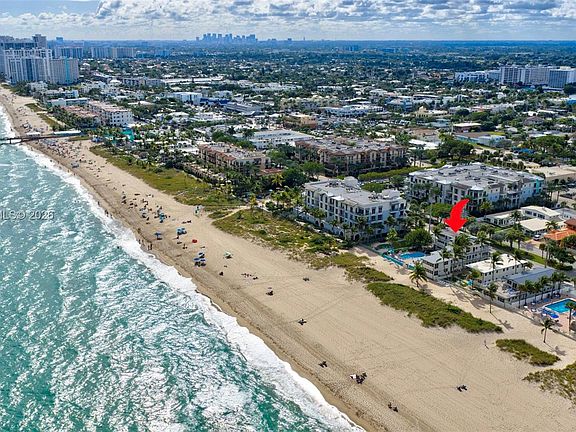 3rd image of 4520 El Mar Dr #18