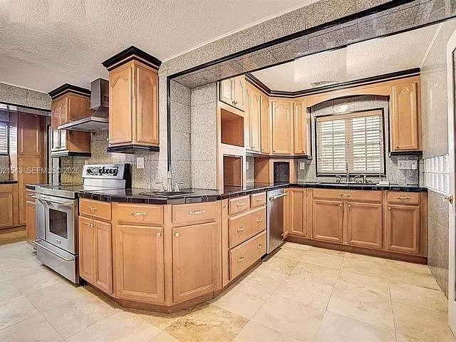 15540 SW 156th Ave — Photo 14