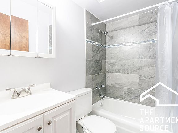 5th image of 1042 W Hollywood Ave #405