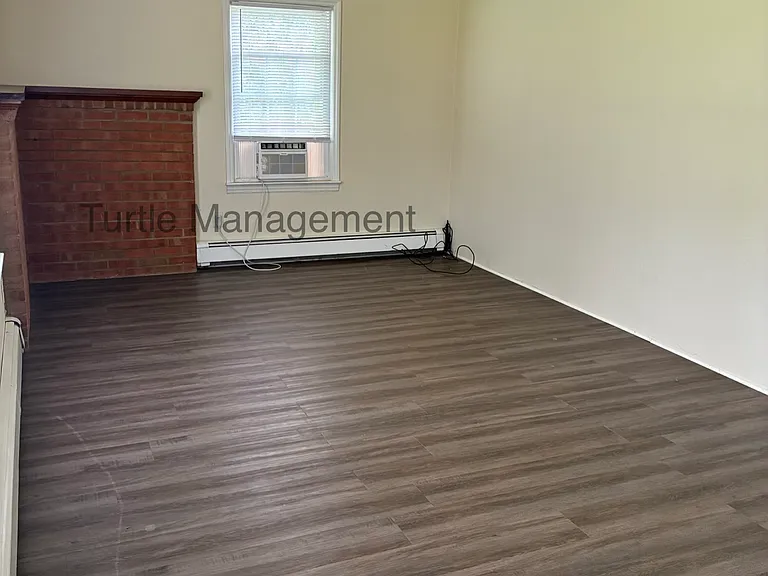 408 N Bruffey St — Photo 6