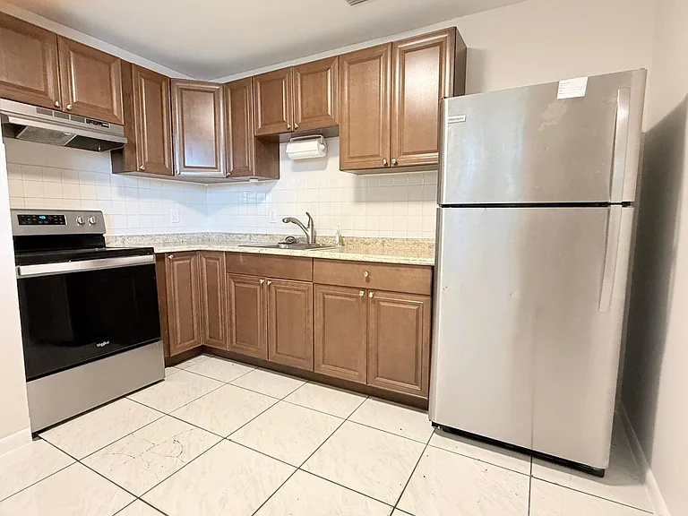 501 W Kalmia Dr #4 — Photo 3