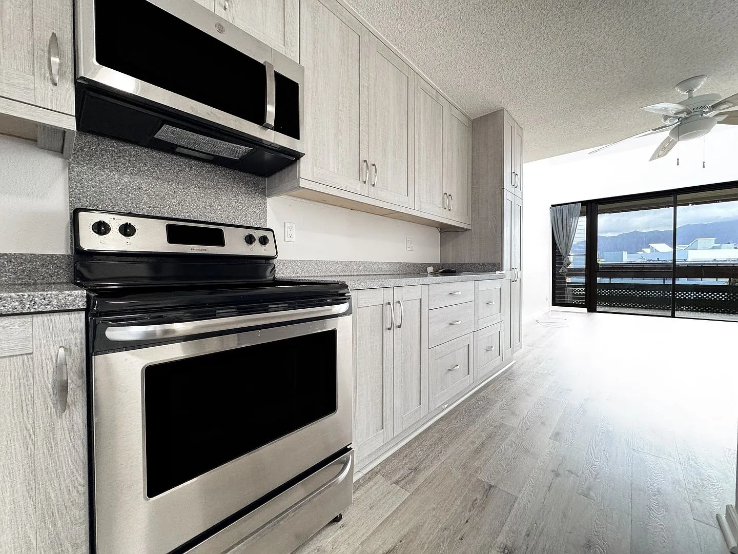 Pet Friendly Kailua Condo with A/C — Photo 3