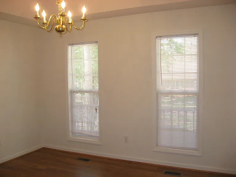 140 Lake View Dr E — Photo 5