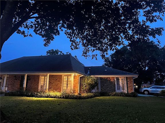 4th image of 101 Chateau Mouton Dr