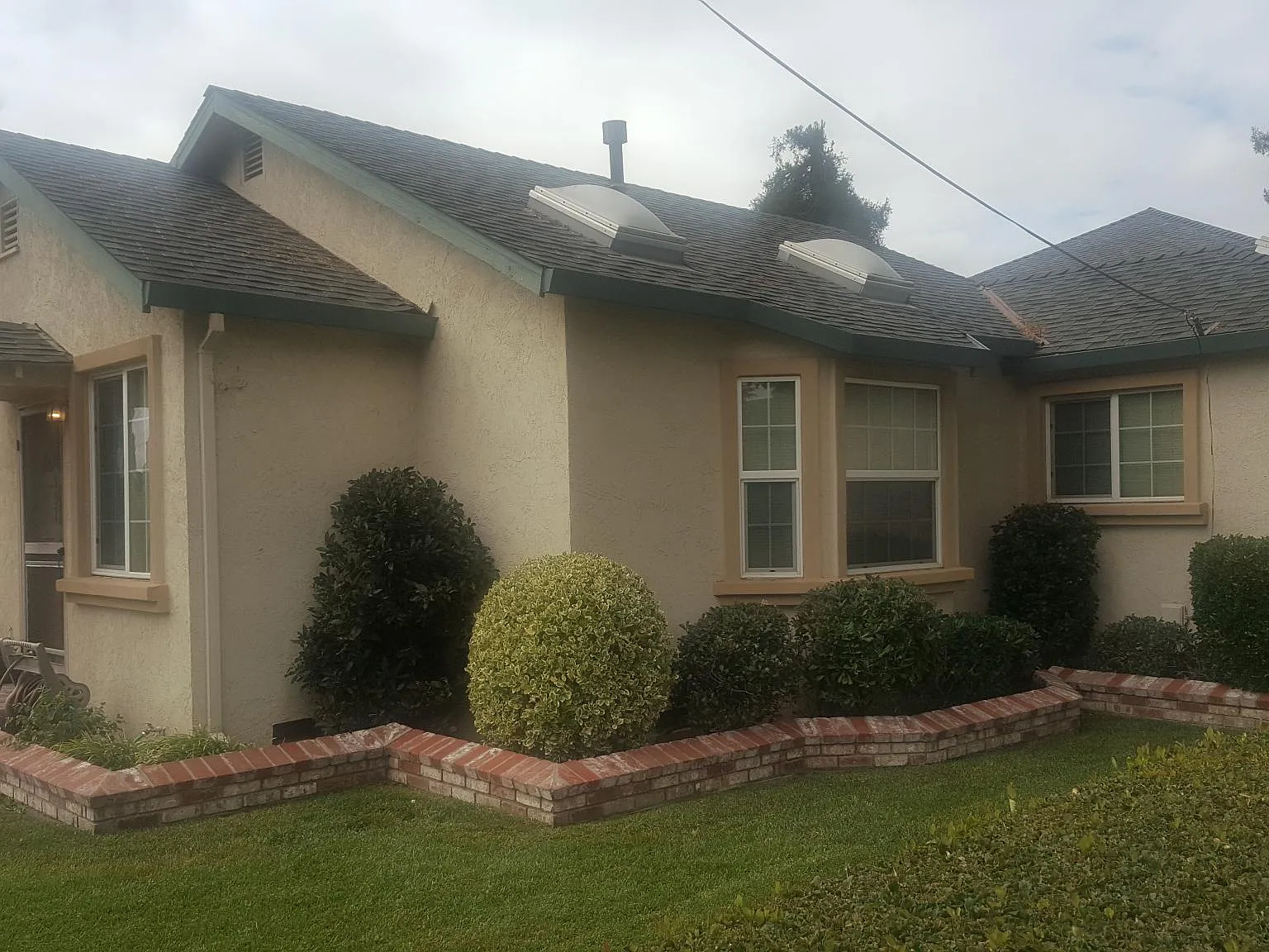 2 bed, 1000 sqft, $3,825 — Photo 1