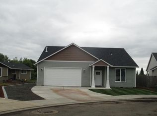 716 E 8th St, Molalla, OR 97038