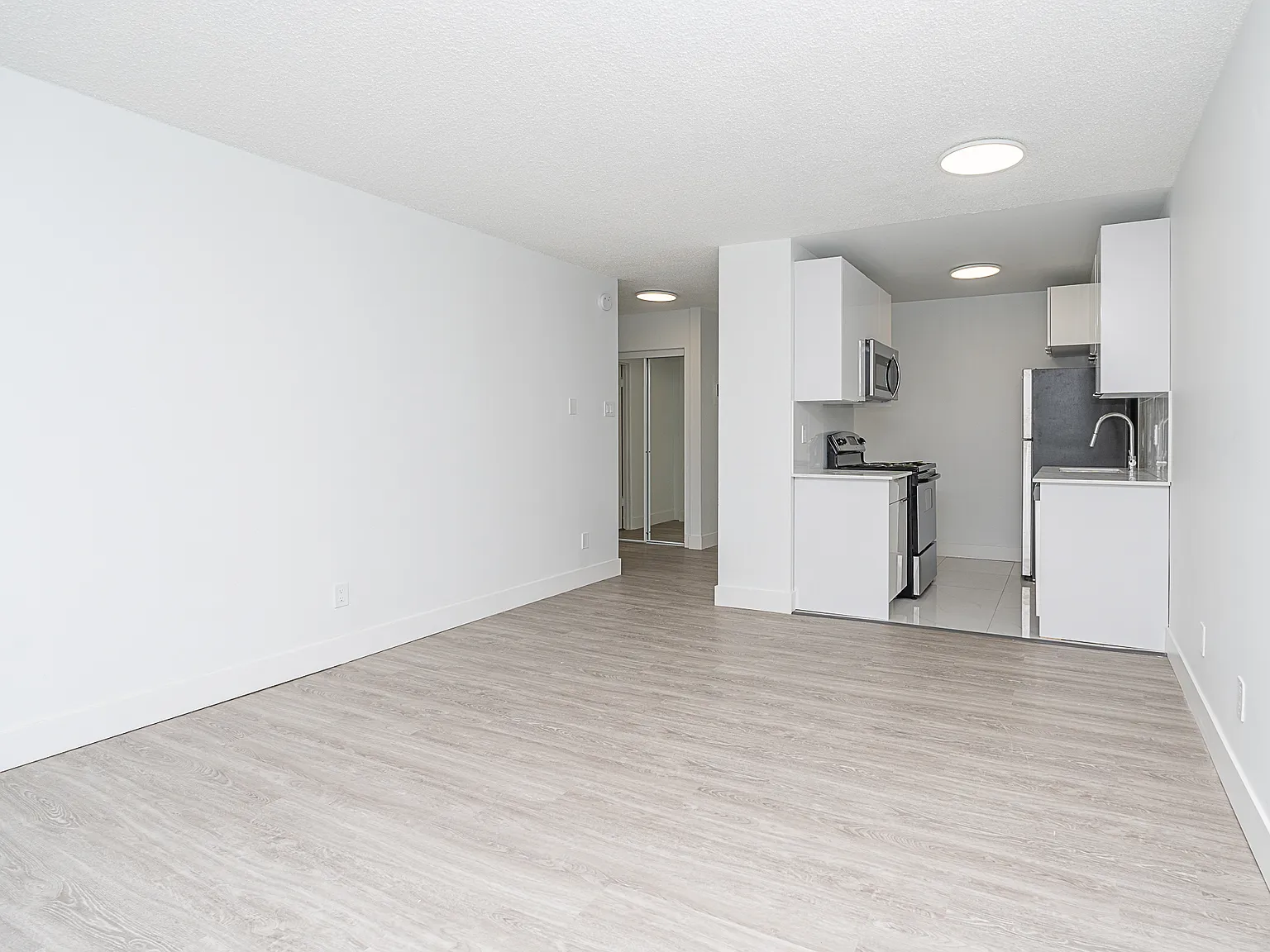 2 bed, 1.0 bath, 854 sqft, $1,550 — Photo 4