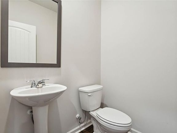 3rd image of 225 Etowah Dr