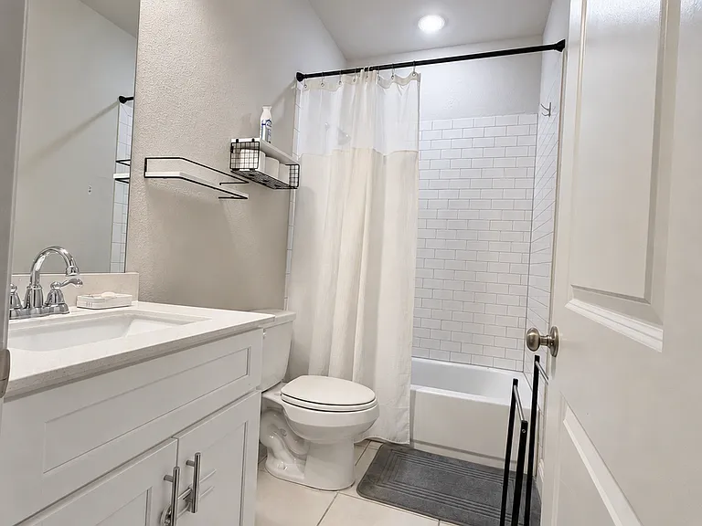 573 Hutchinson Ln — Photo 15