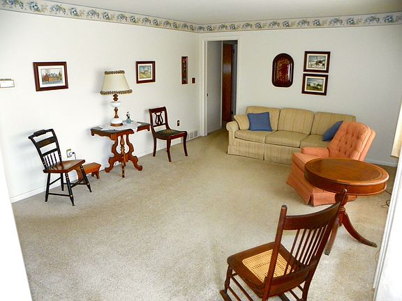 Large, Bright Living Room