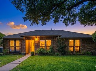 338 Marriott Ln, Garland, TX 75040