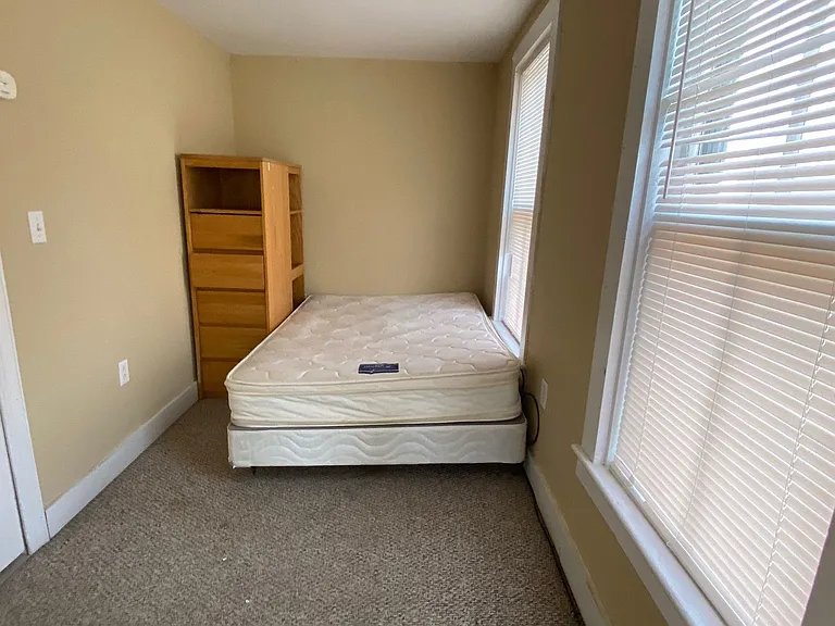 38 Lincoln Ave — Photo 9