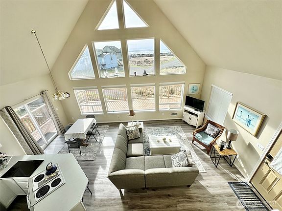 4th image of 1489 Diamond Head Avenue SW