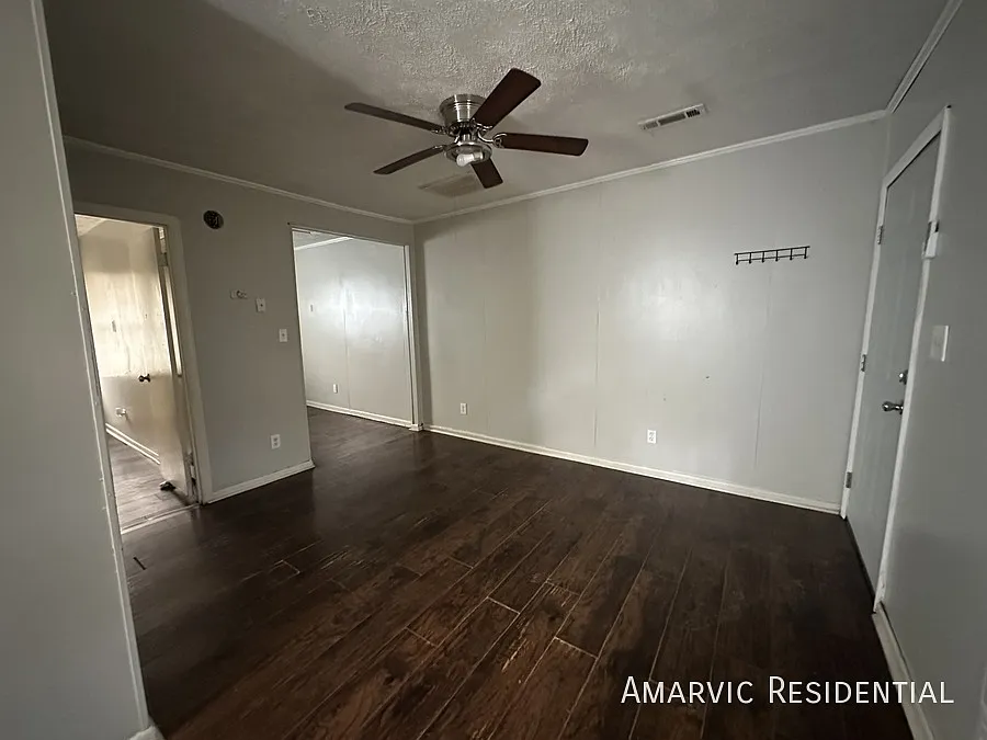 717 Bullock St — Photo 1