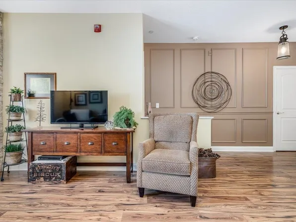 17 Roundabout Way #2, Manchester, NH 03102-8442