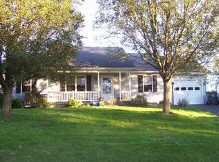 34 S Foxhall Ln, Weyers Cave, VA 24486