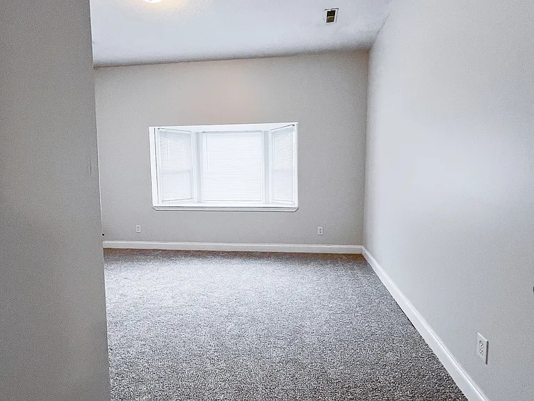 1618 E Main St — Photo 5