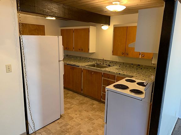 4th image of 945 NW Grant Ave #941