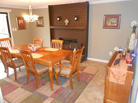 4th image of 410 Hembree Forest Cir