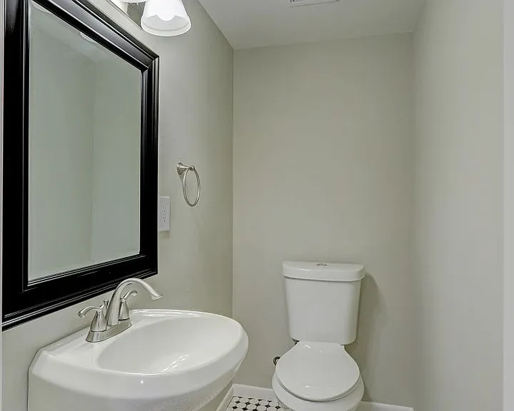 1401 Castle Ct — Photo 12