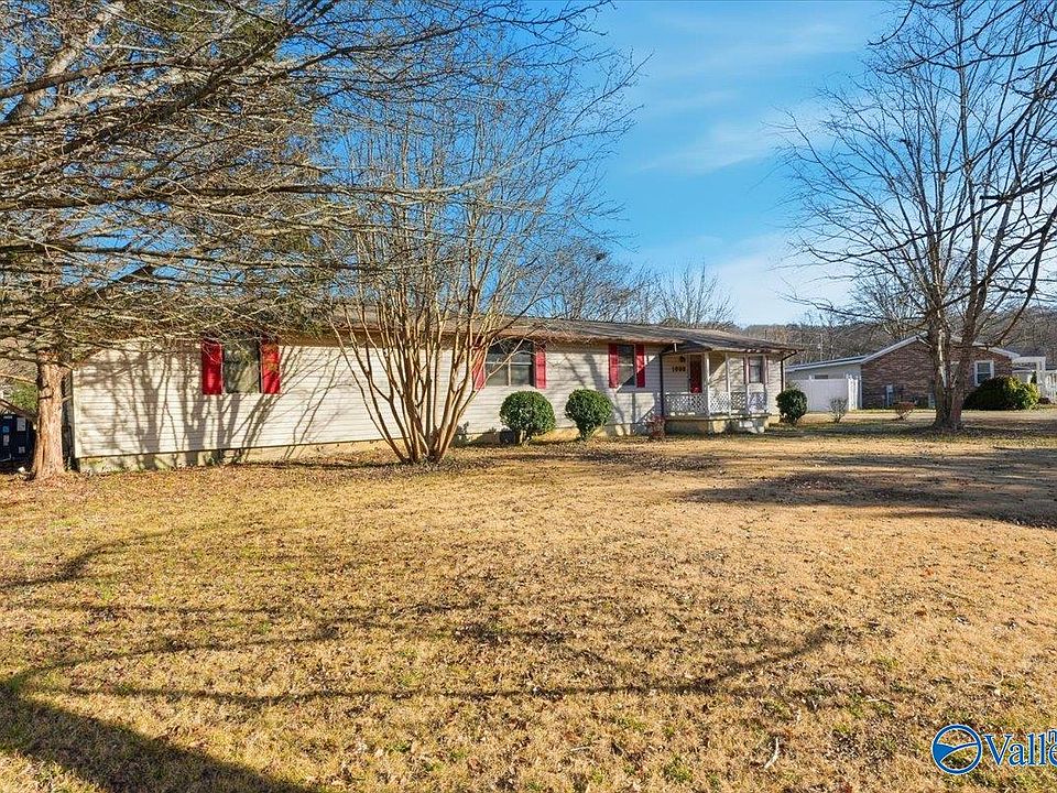 1st image of 1008 Peck Rd NE