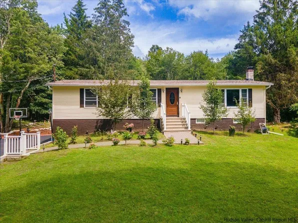 647 South Street, Highland, NY 12528