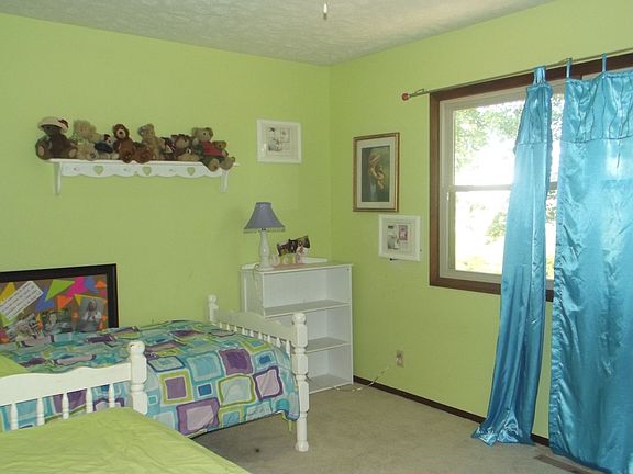 4th image of 1352 Harre Ln